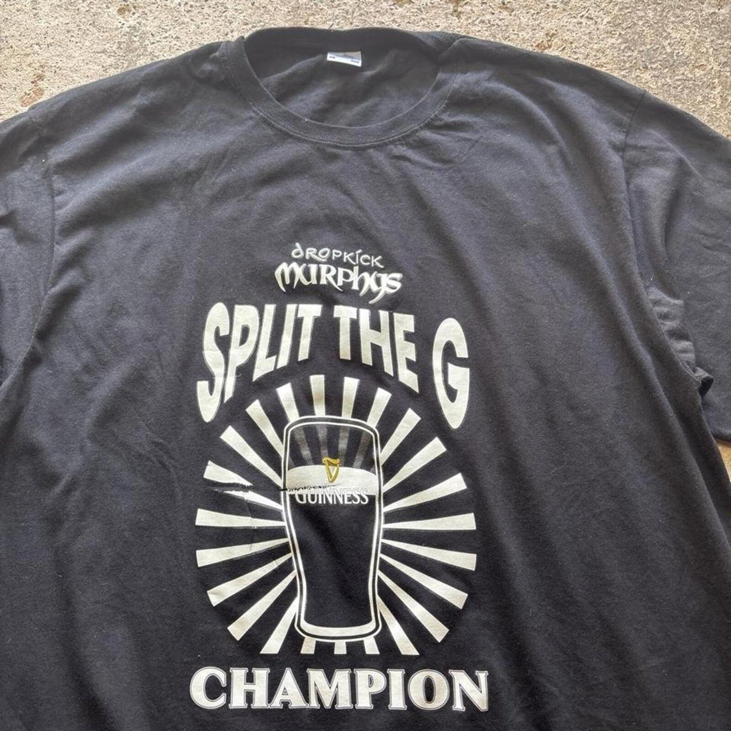 Black ‘Split the G’ Guinness tee - L