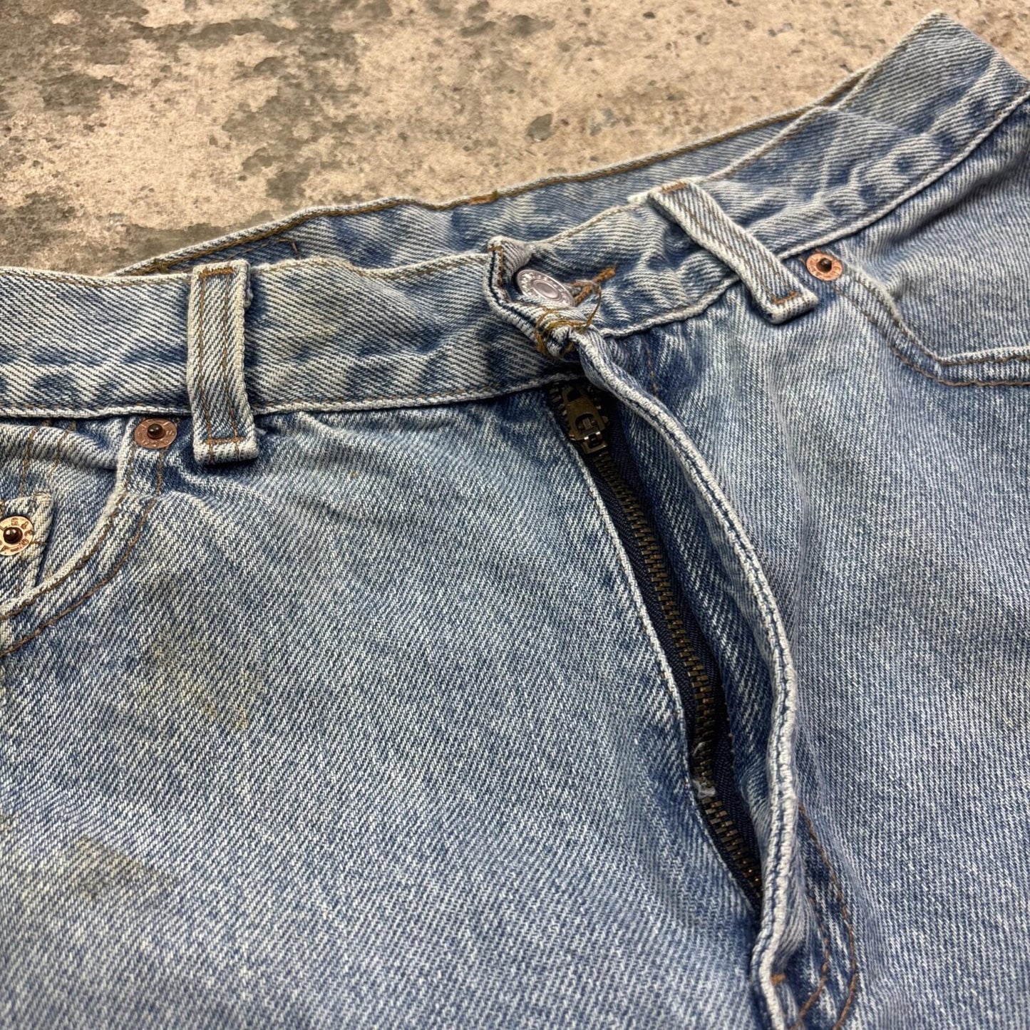 Blue Levis 550 Made in USA Cut Denim Women’s Jean Shorts | W26" / Size 8