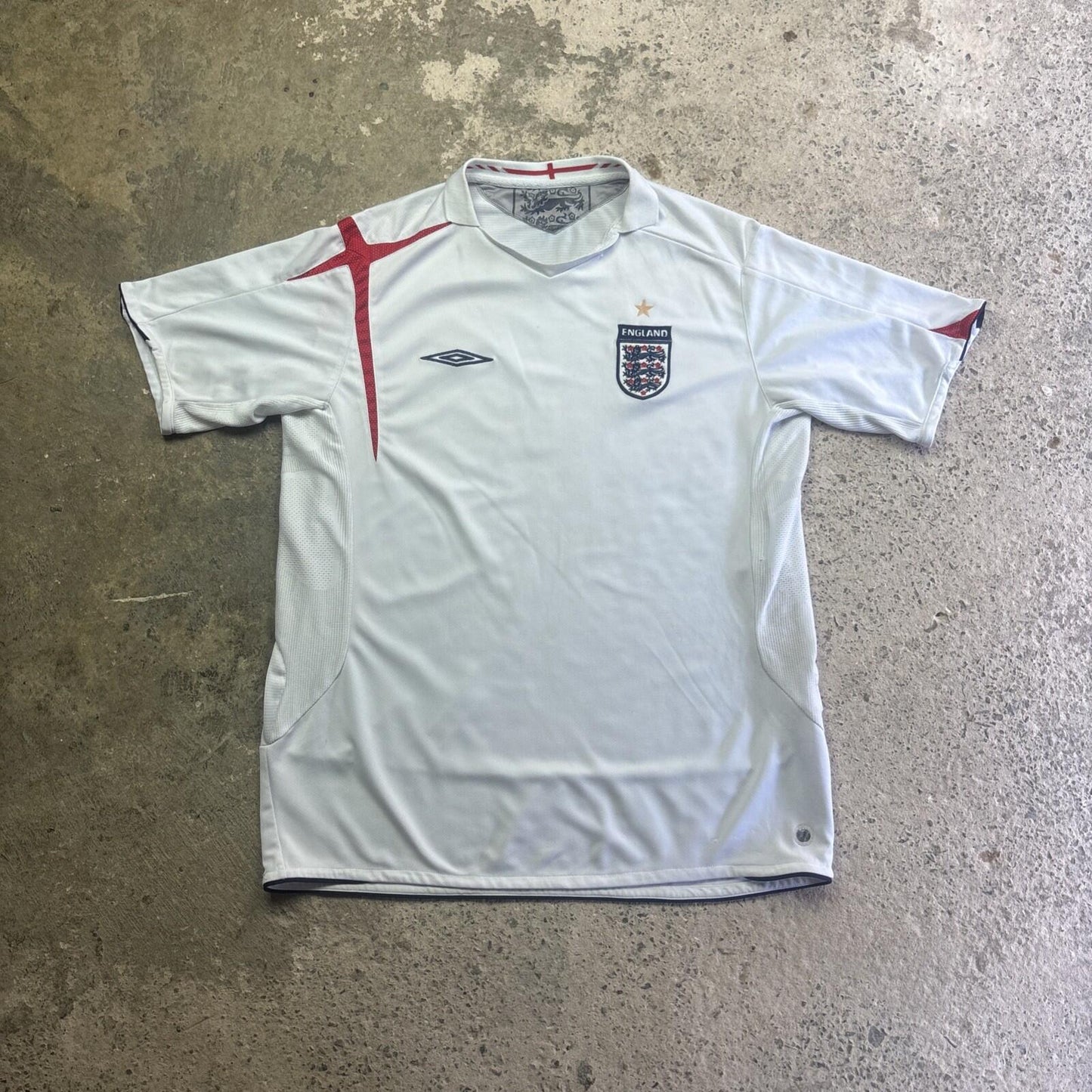White Umbro 2005/07  England Football Home Shirt | Size L