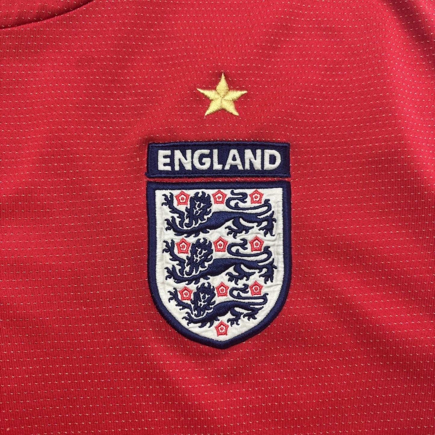 Red England 2004/06 Football Umbro Away Shirt | Size: XL