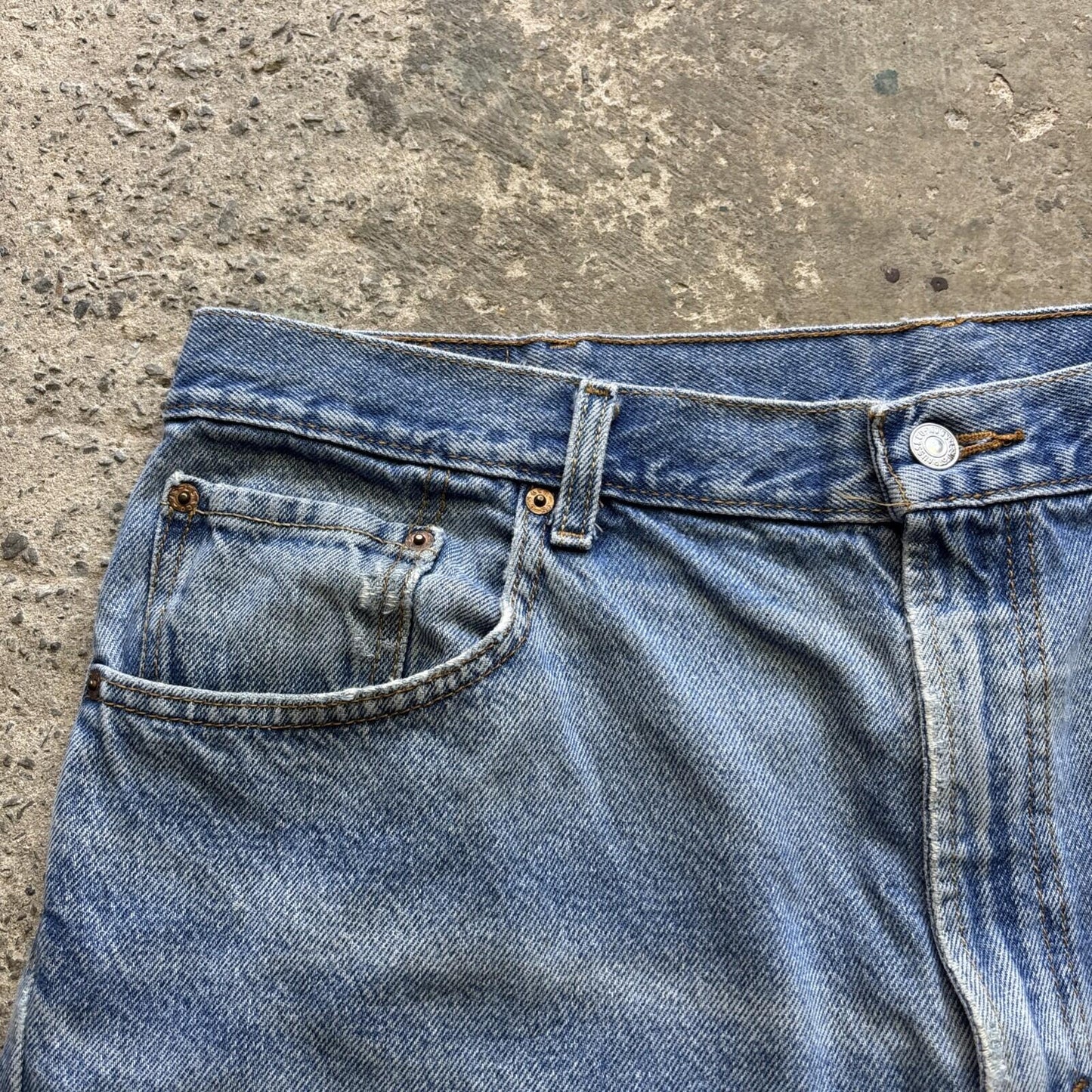 Blue Denim Levi’s 505 Men’s Shorts Jorts | W40