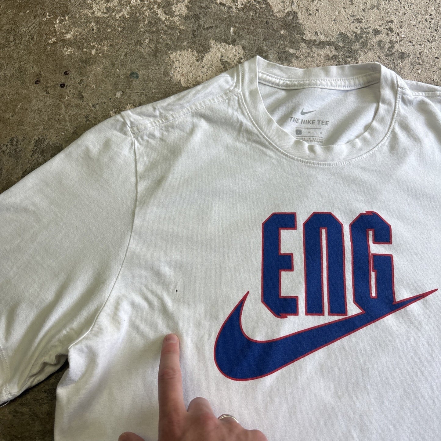 White Nike Graphic England Football T-shirt | Size: L