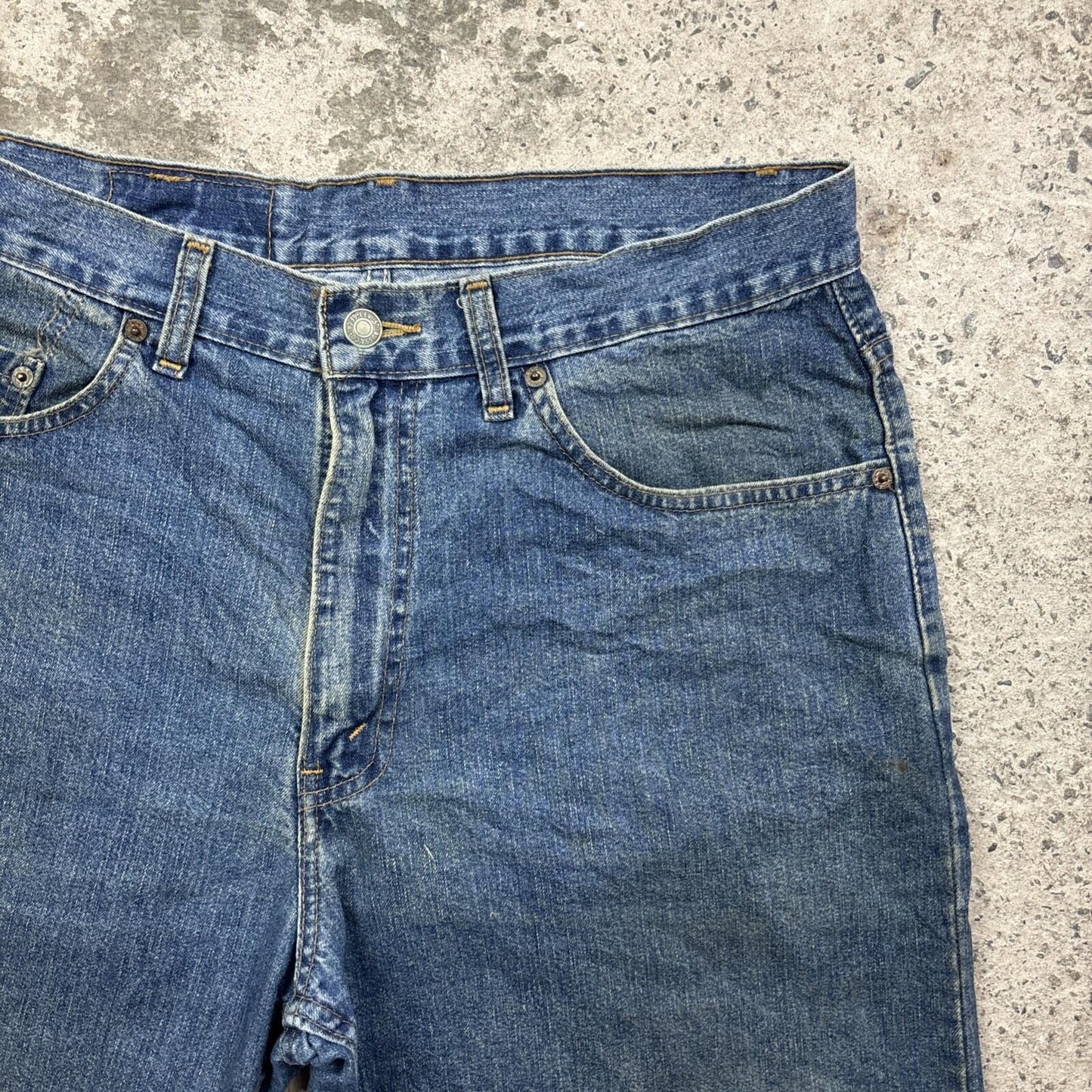 Blue Textured Levi’s Jean Shorts | W34"