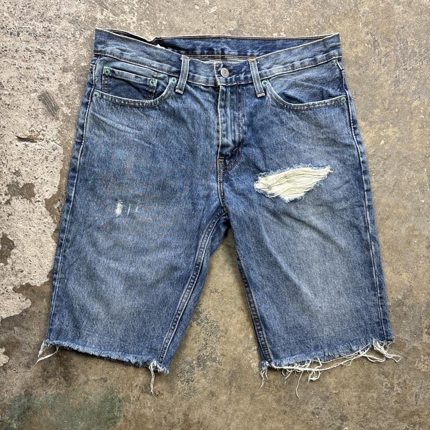Distressed Blue Denim Levi’s 511 Men’s Cut Off Shorts - W31