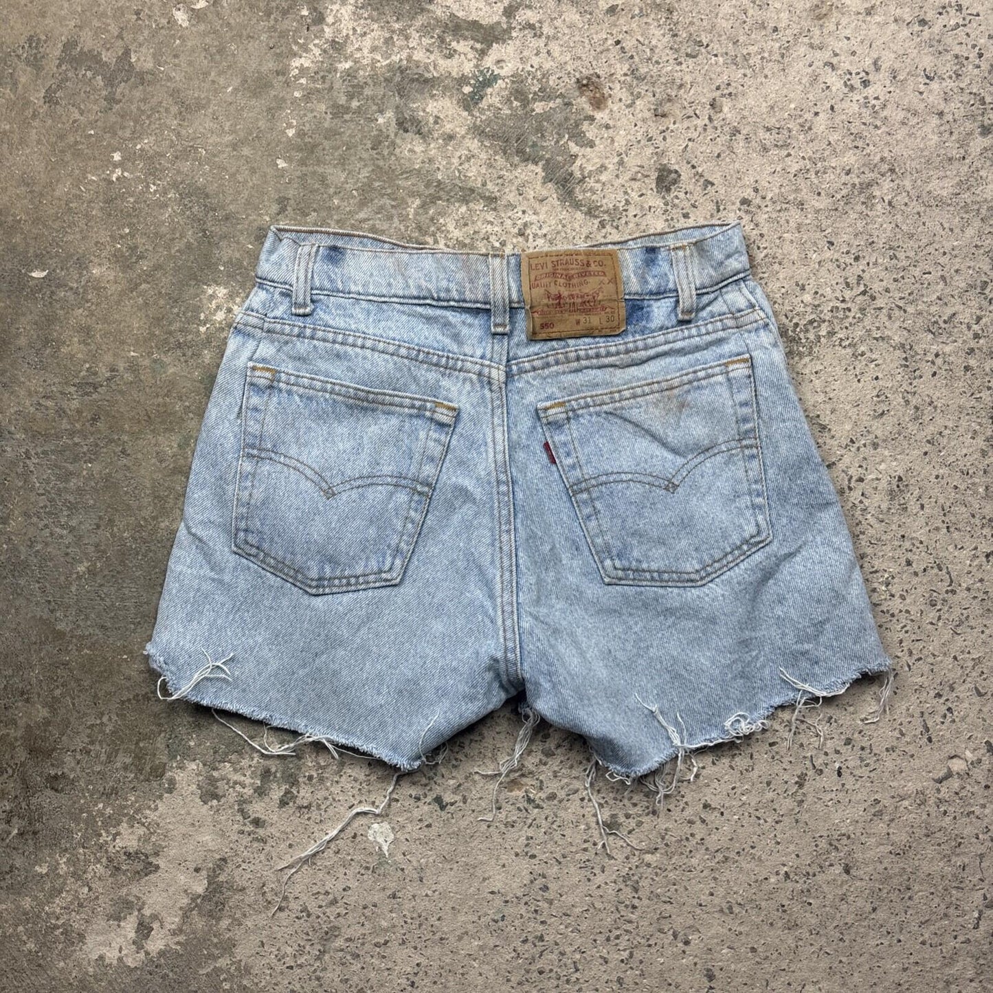 Light Blue Denim Levi’s 550 Cut Off Jean Shorts | W31"
