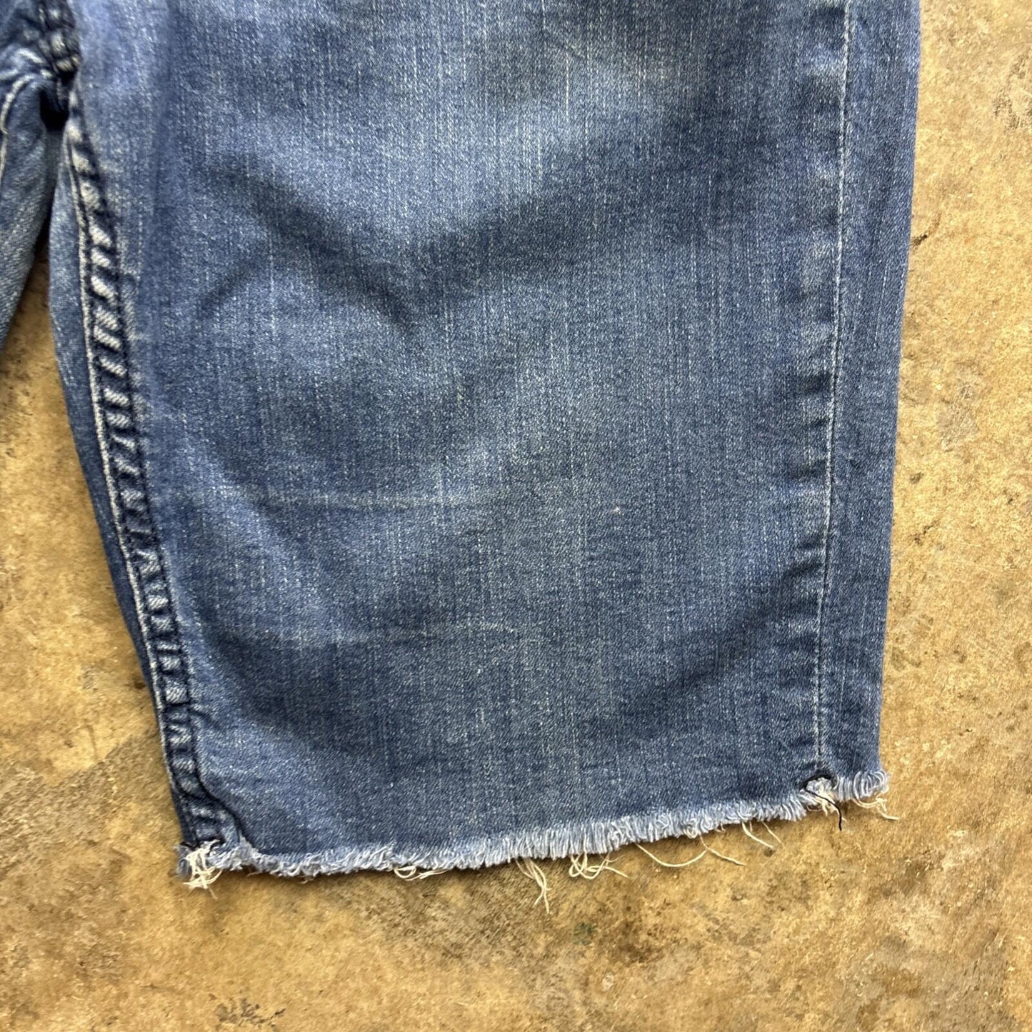 Blue Denim Levi’s Men’s Cut Off Shorts | W33