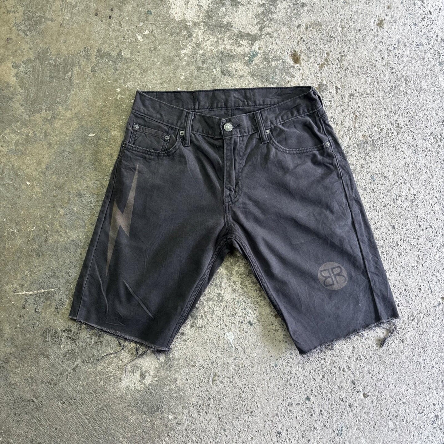 Dark Grey Levi’s 514 Cut Off Jean Shorts | W30"