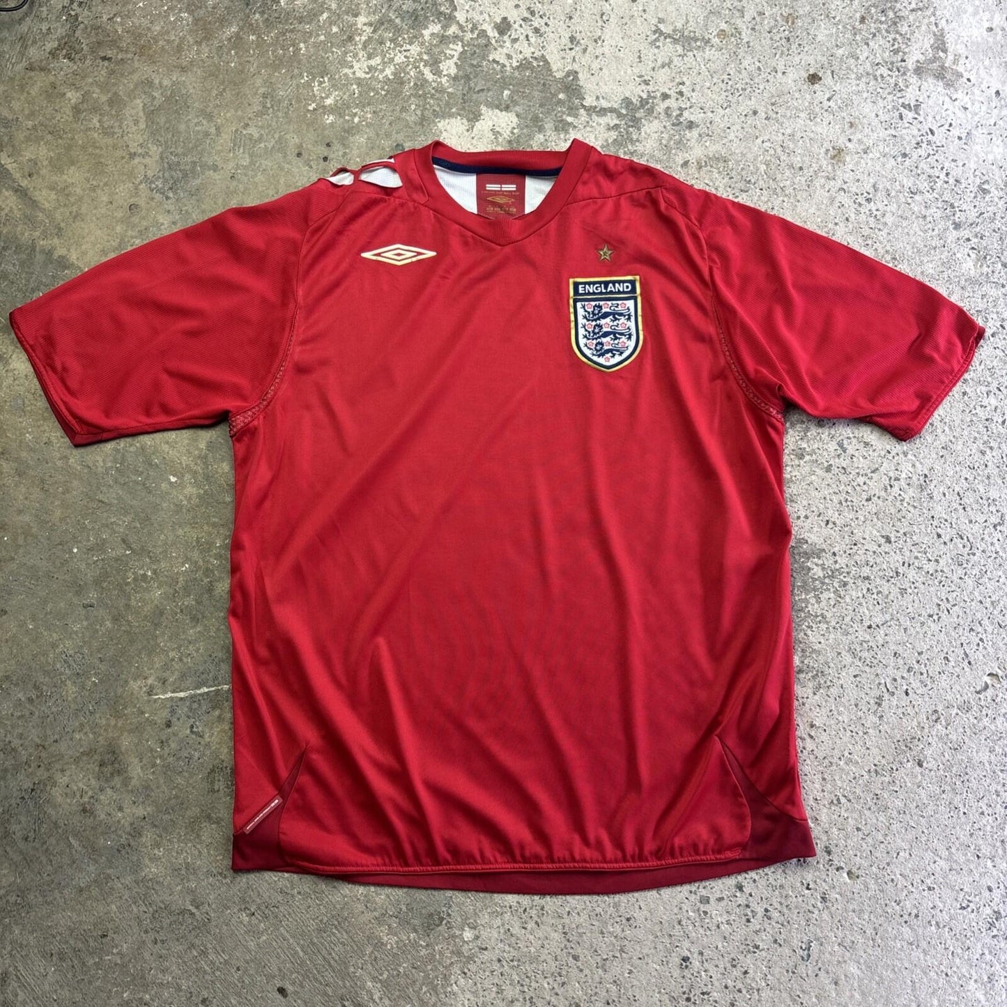 2006-08 Red Umbro England Football Men’s Shirt | XL