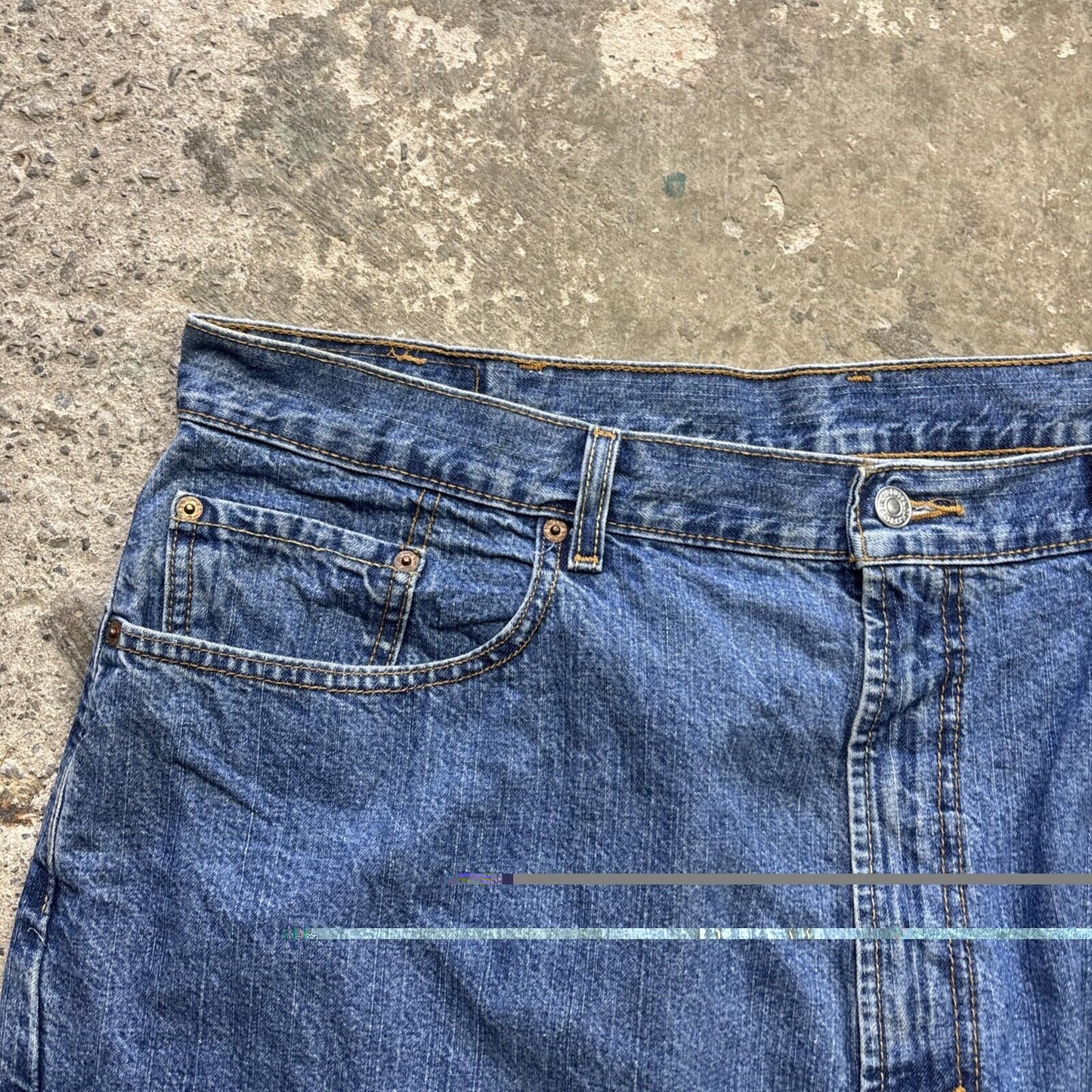 Blue Denim Levi’s 569 Men’s Shorts Jorts - W40