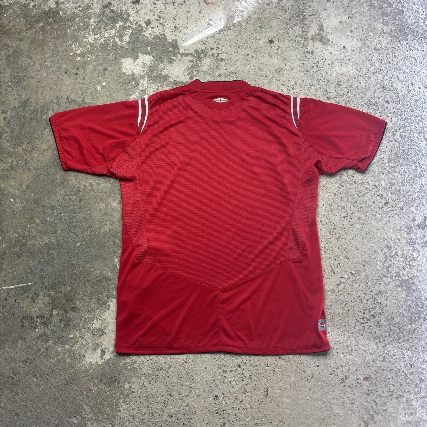 Red Umbro 2004/06 England Football Shirt | Size M