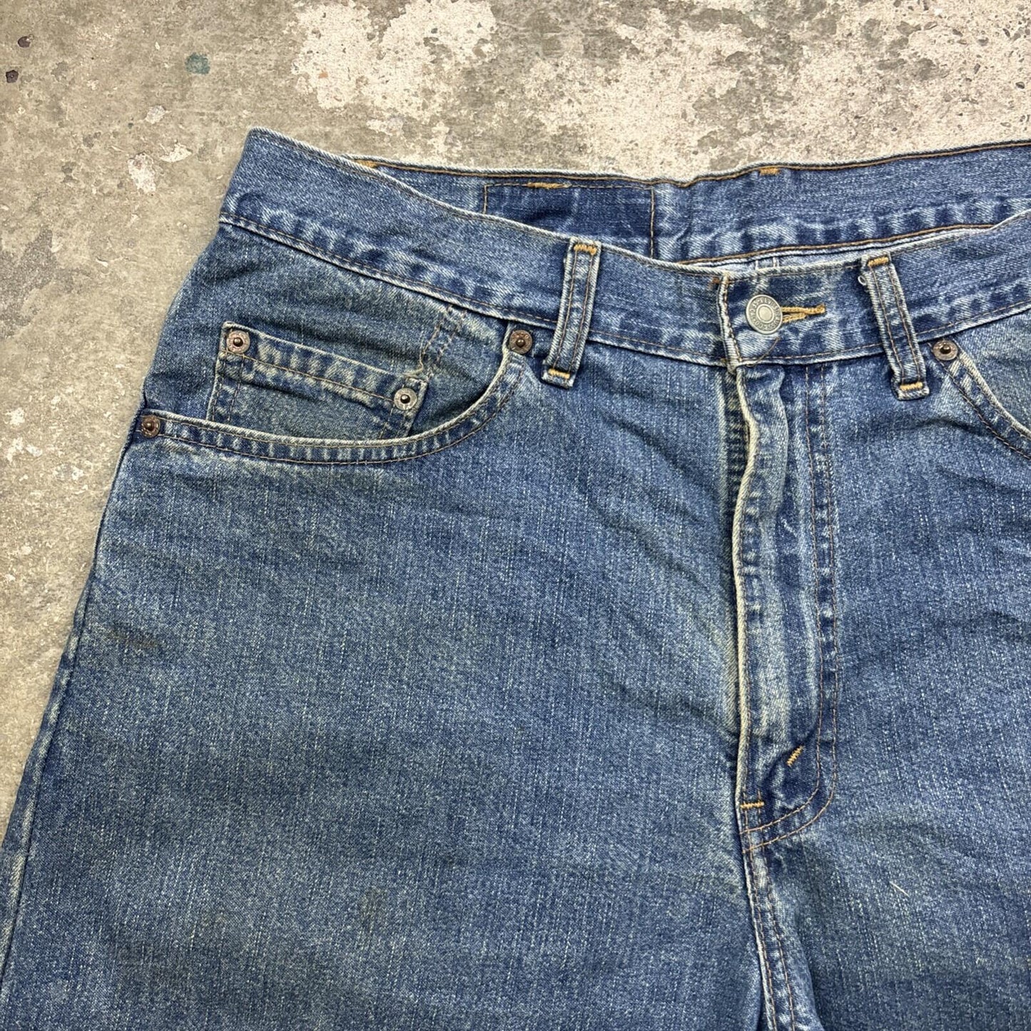 Blue Textured Levi’s Jean Shorts | W34"