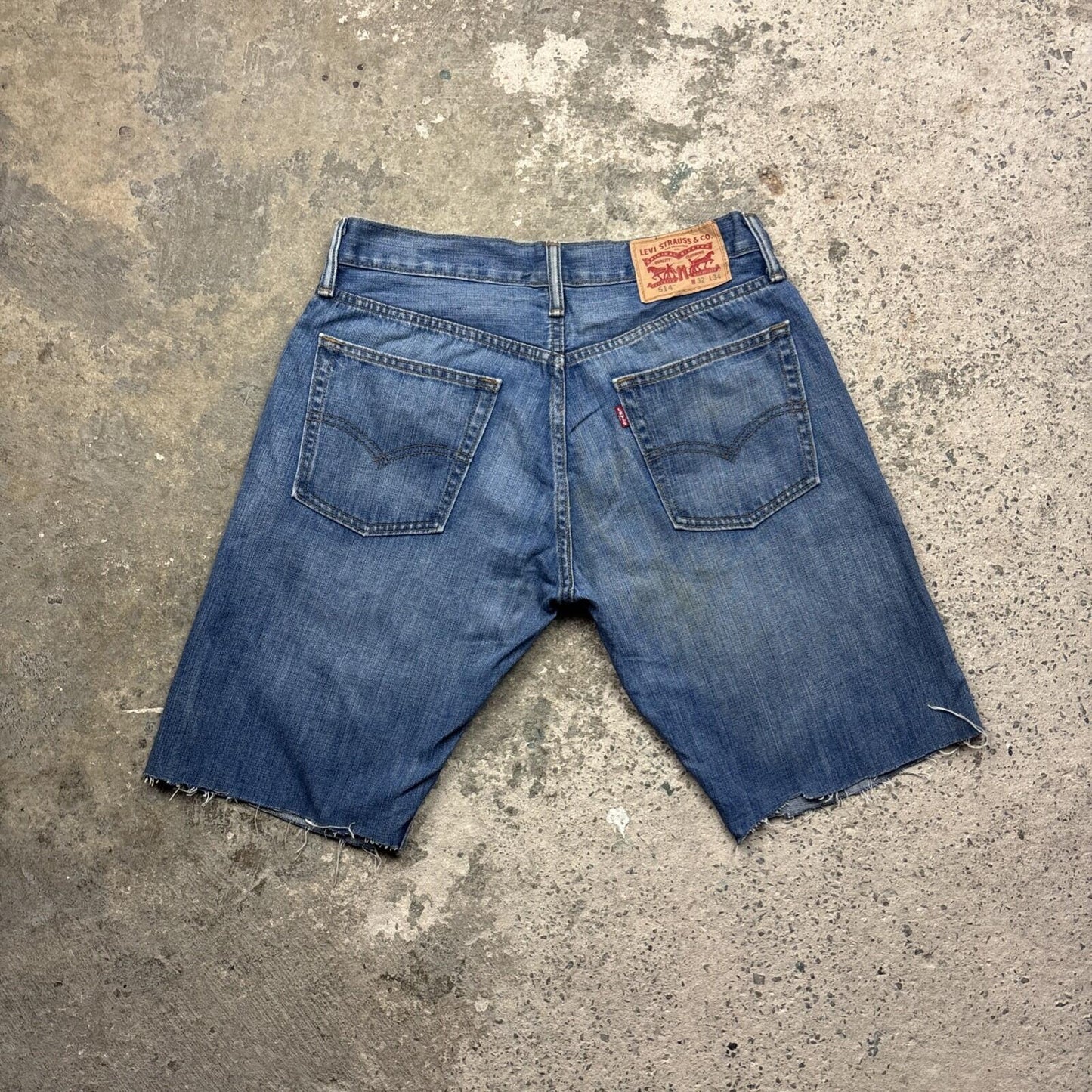 Blue Denim Levi’s Cut Off Jean Shorts | W32"