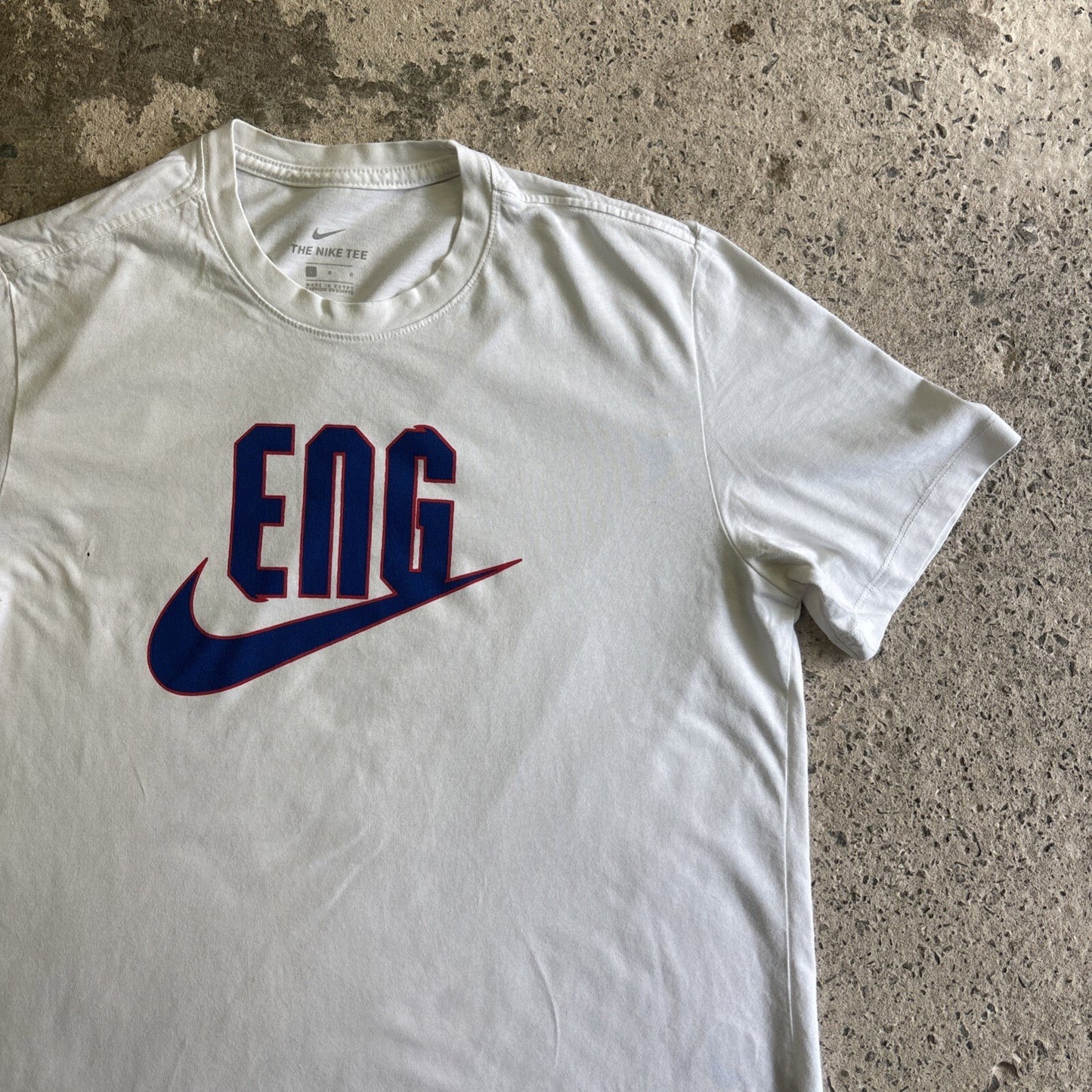 White Nike Graphic England Football T-shirt | Size: L