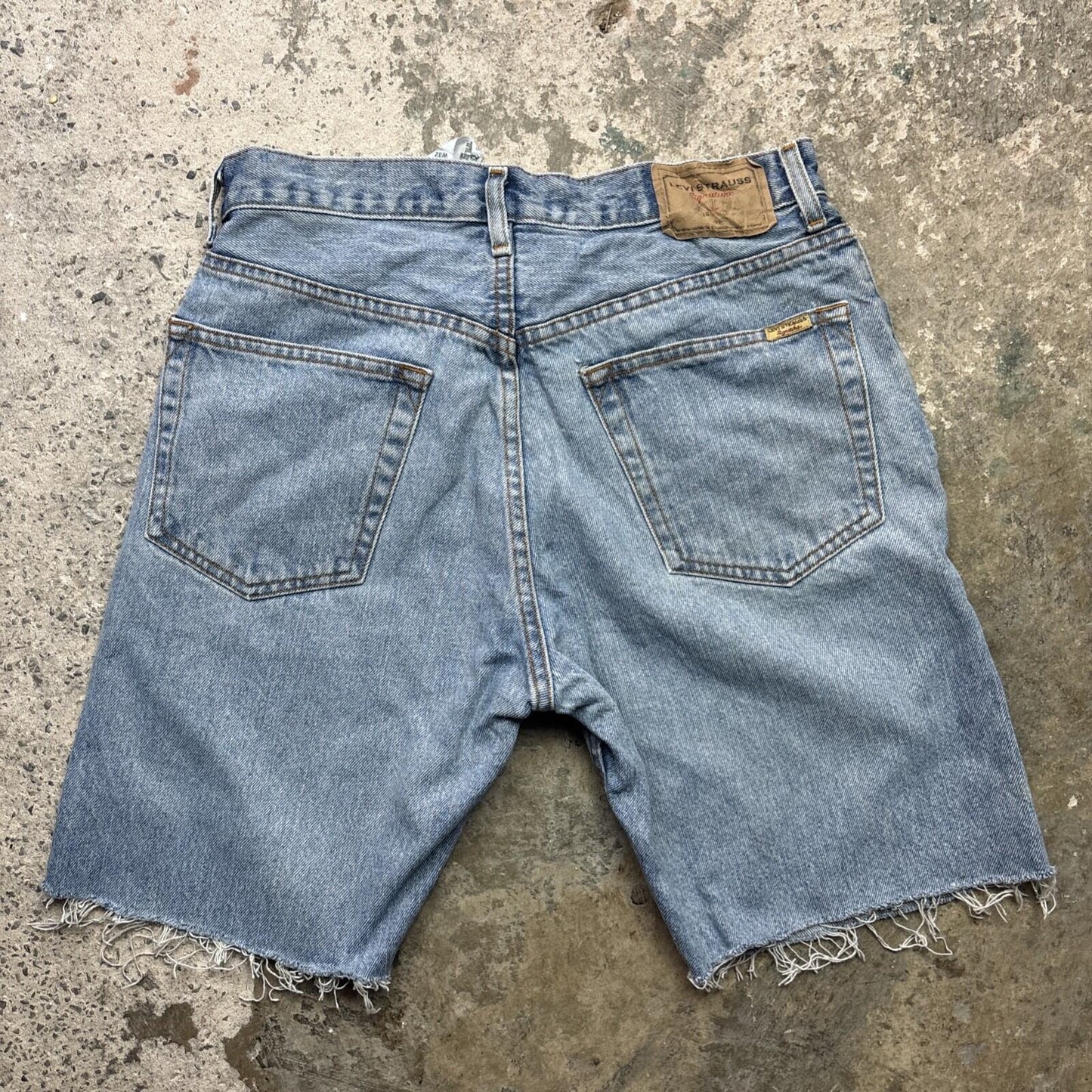 Blue Denim Levi Strauss Signature Men’s Cut Off Shorts | W32