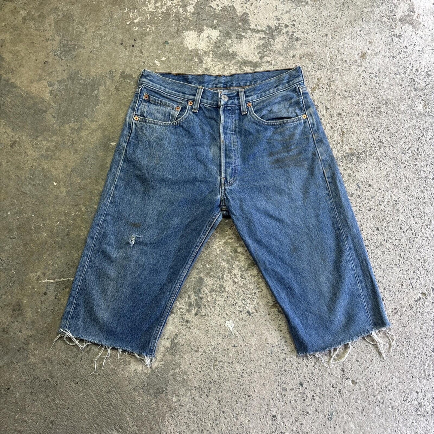 Blue Denim Levi’s Cut Off Jean Shorts | 31"