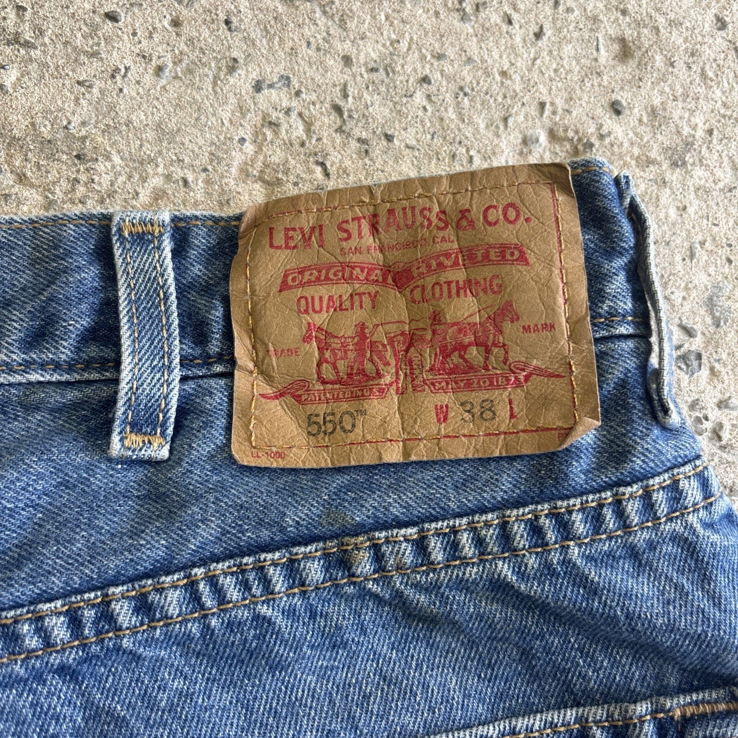 Blue Denim Levi’s 550 Jean Shorts | W38"