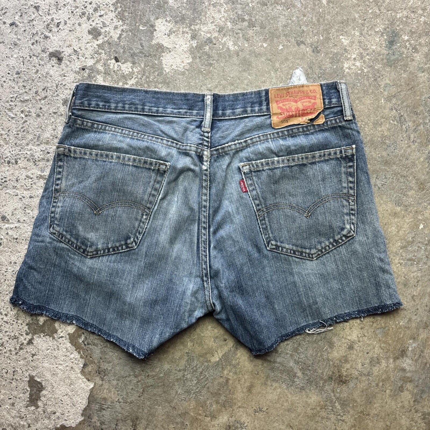 Blue Denim Levi’s 505 Men’s Cut Off Shorts | W33