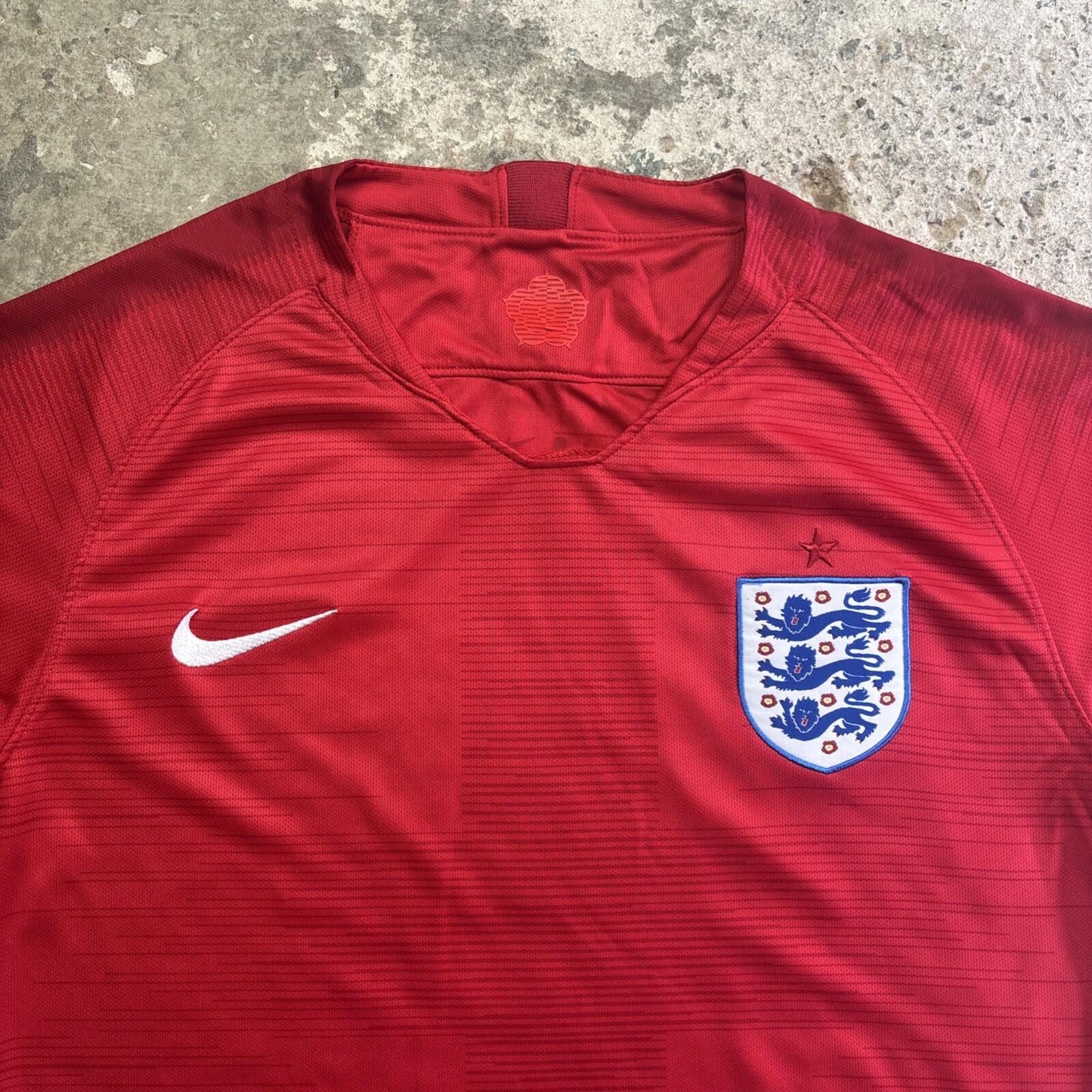 Red England 2018/19 Nike Football Shirt | Size: M