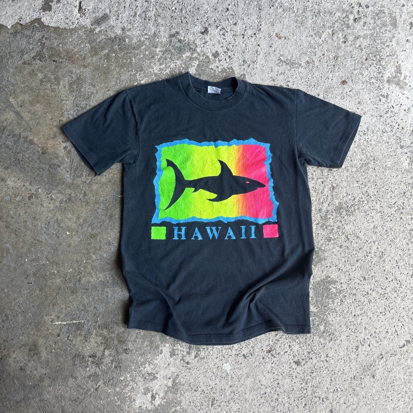 Vintage Navy Hawaii Print Graphic Single Stitch T-Shirt | Size M