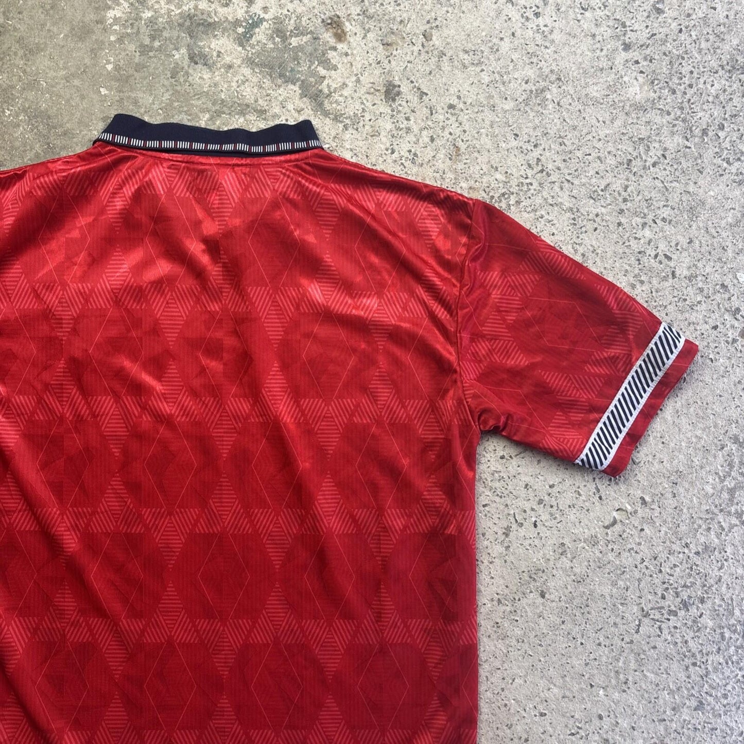 Red England Official Retro Style Football Shirt | Size: L