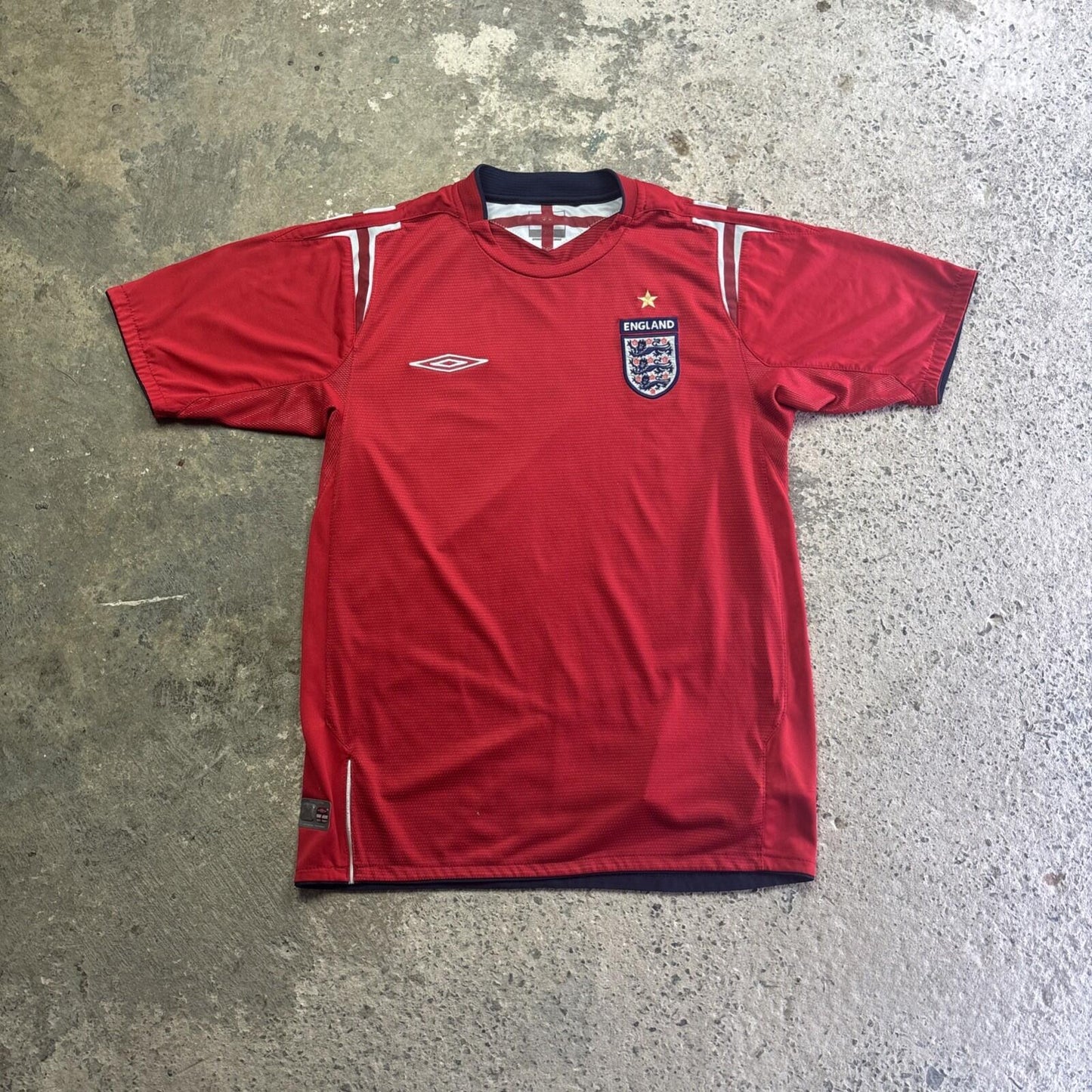 Red Umbro 2004/06 England Football Shirt | Size: S