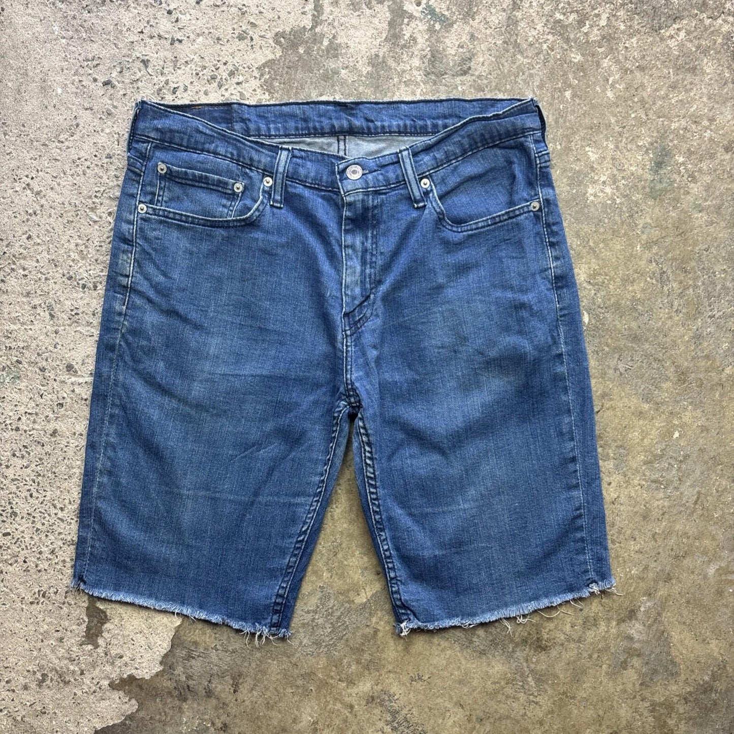 Blue Denim Levi’s Men’s Cut Off Shorts | W33