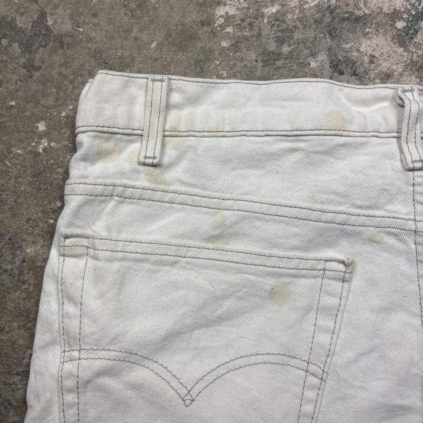 Cream Denim Levi’s 505 Jean Shorts | W38"