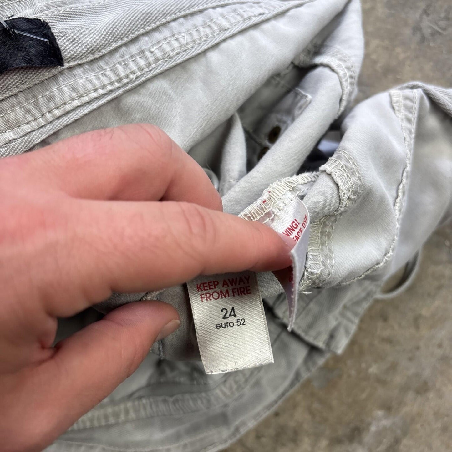 Grey Y2K 3/4 Length Shorts - Size 24