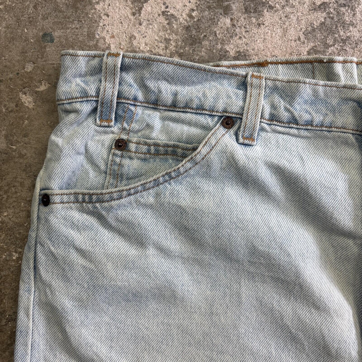 Light Blue Levi’s Denim Jean Shorts | W40