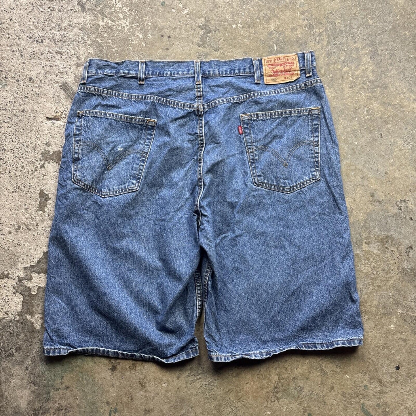 Blue Denim Levi’s 569 Men’s Shorts Jorts - W40