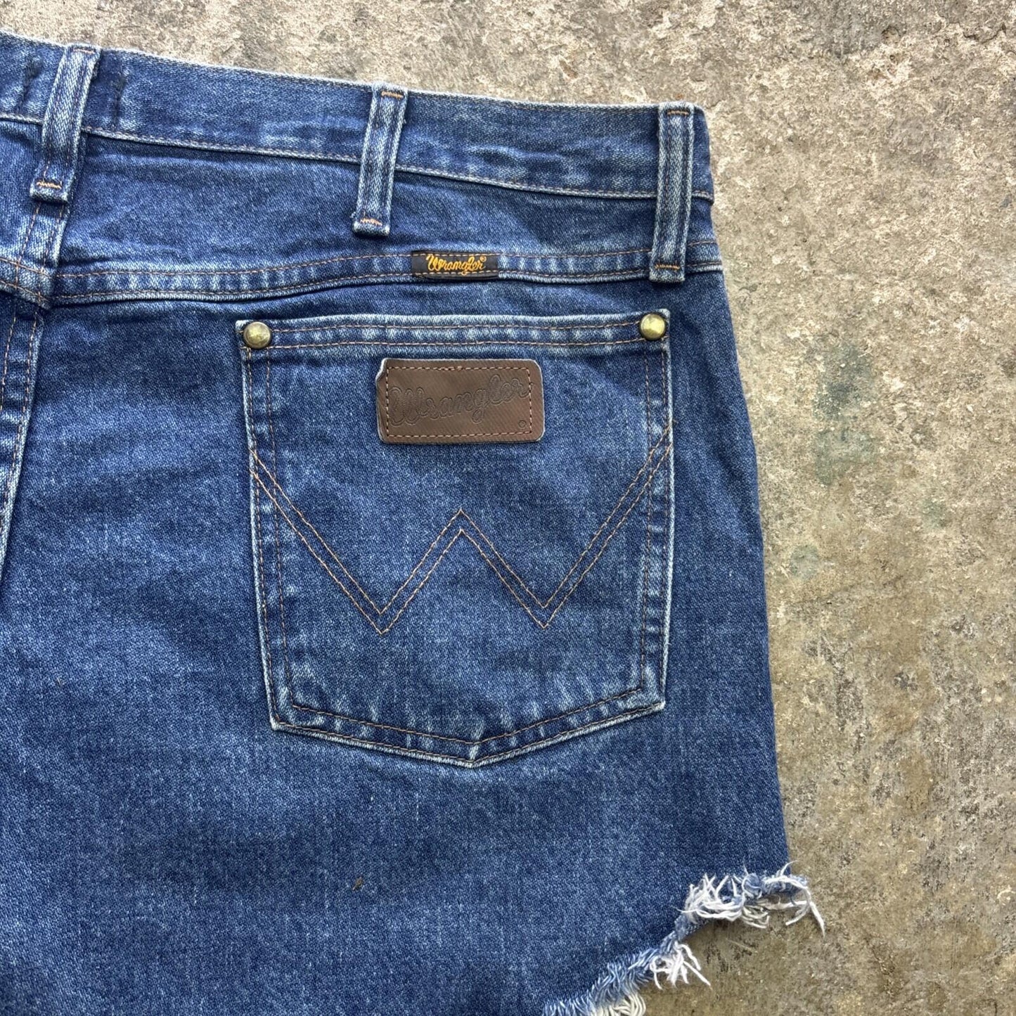 Blue Denim Wrangler Women’s Cut Off Short shorts |W38