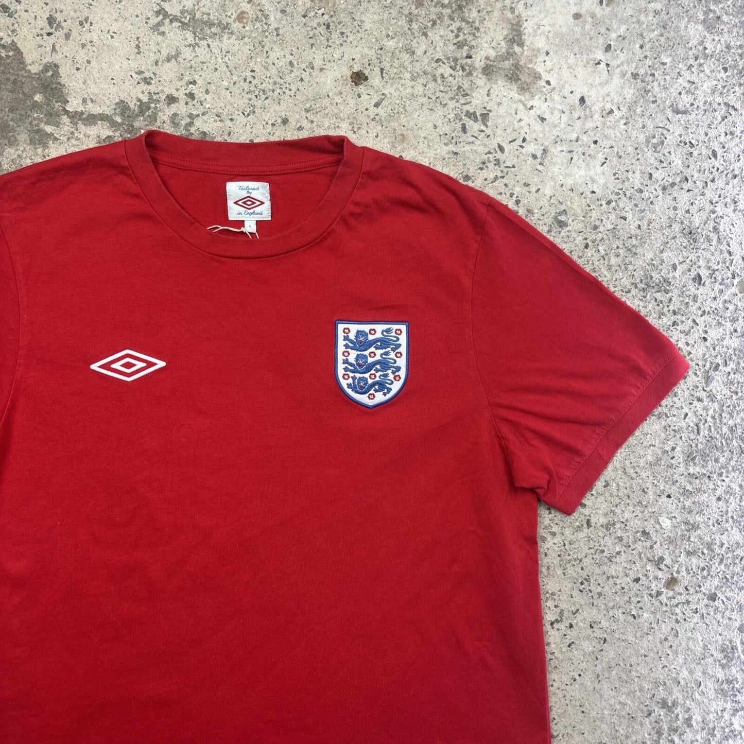 Red England Umbro Embroidered Football T-shirt | Size: L