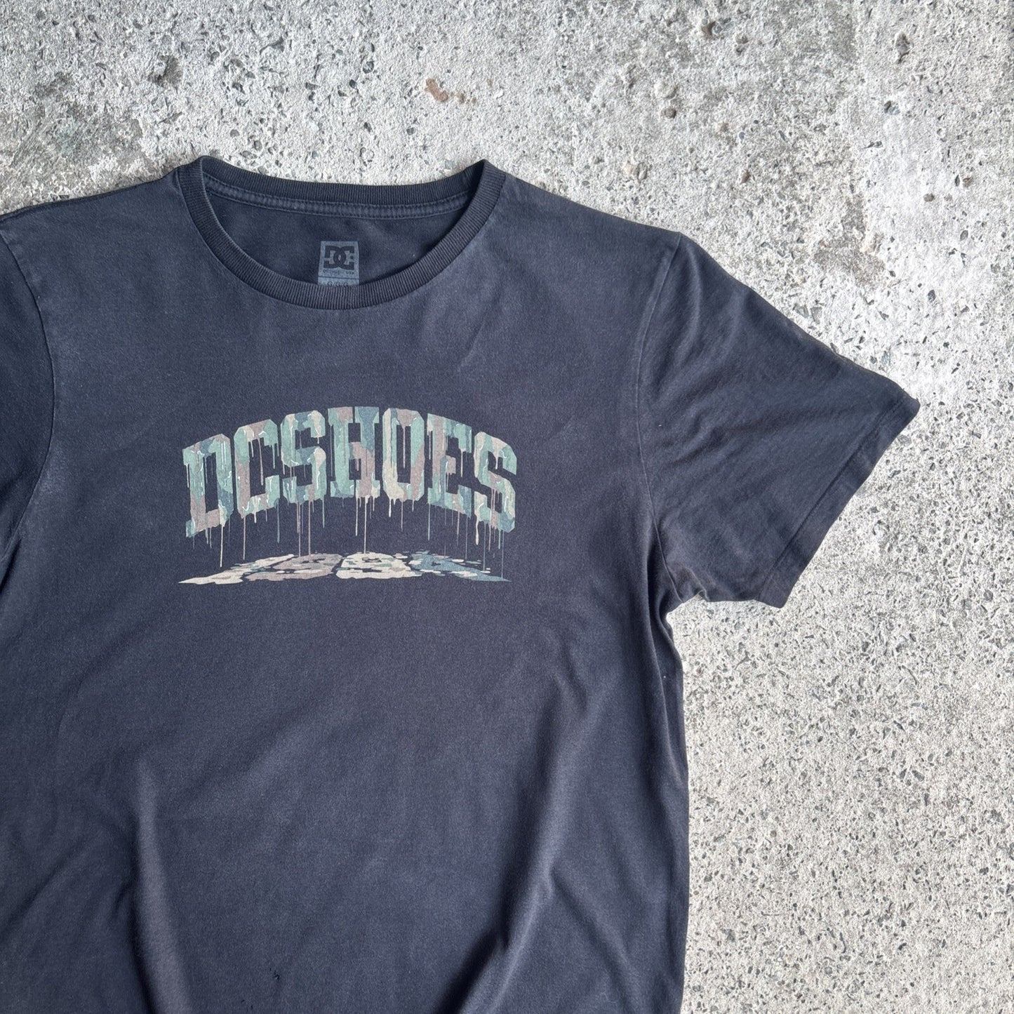 Black DC Shoes Camo Graphic Print T-shirt | Size L