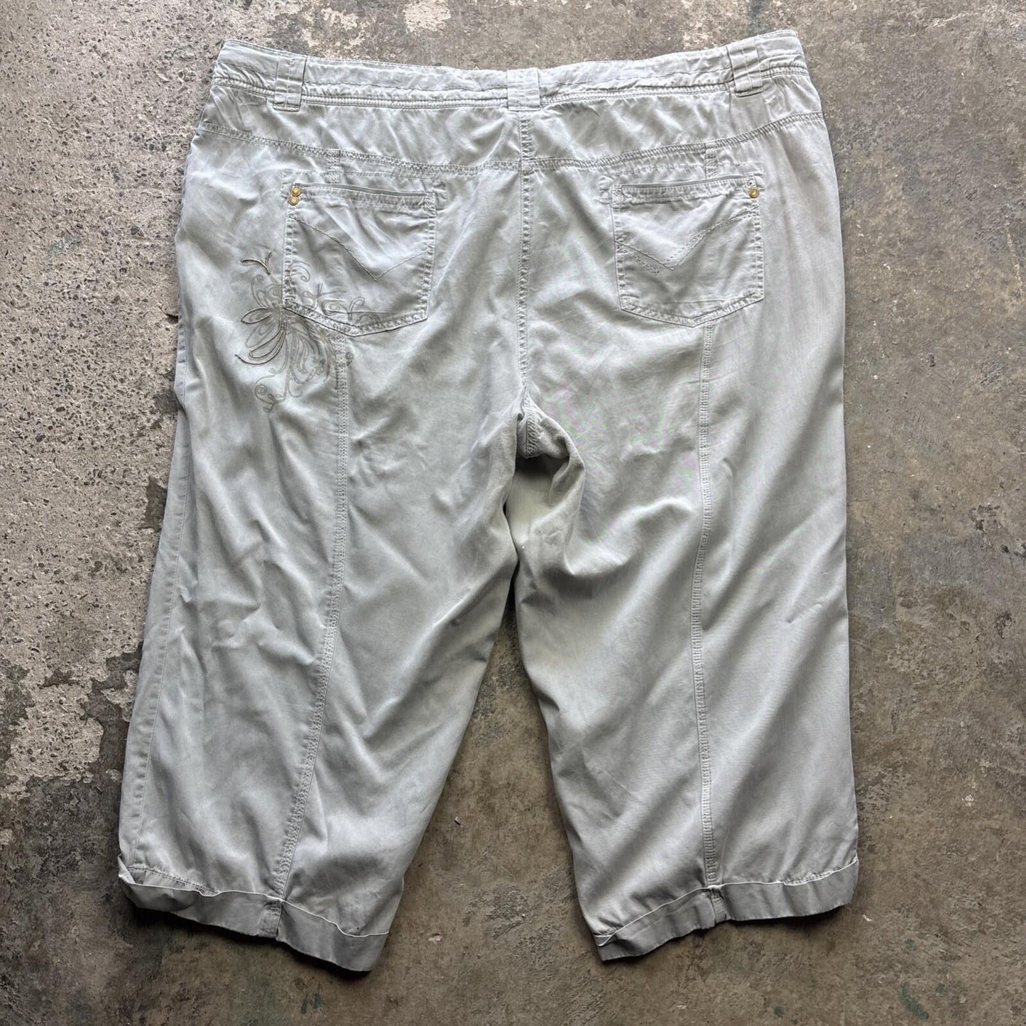 Grey Y2K 3/4 Length Shorts - Size 24