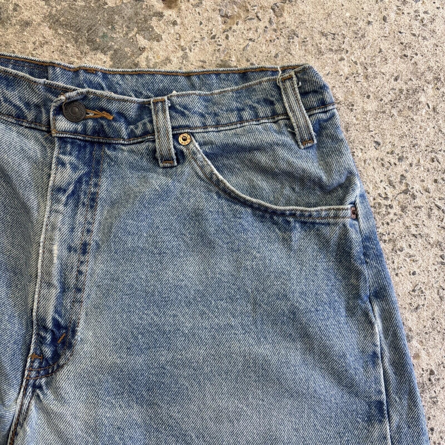 Light Blue Denim Levi’s Cut Off Short Shorts | W33"