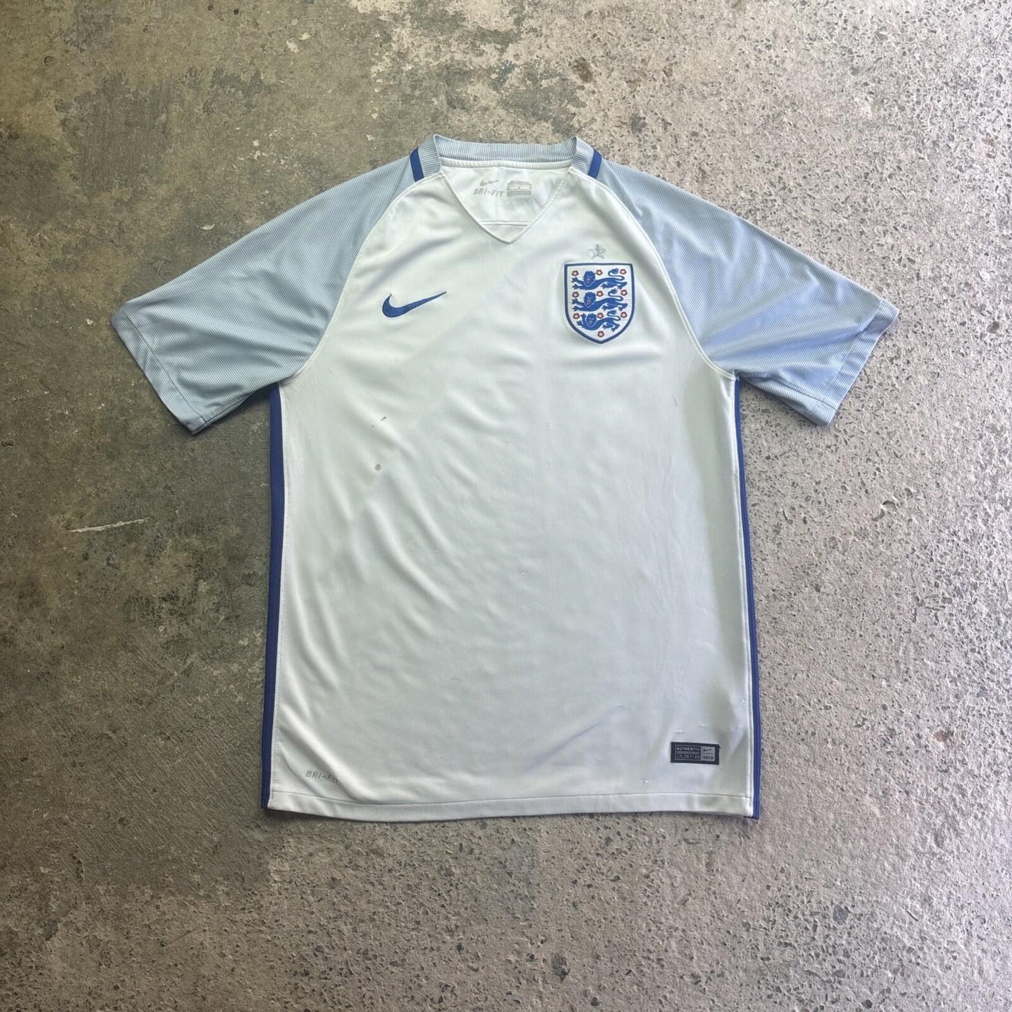 White Nike 2016/17 England Football Shirt | Size: M