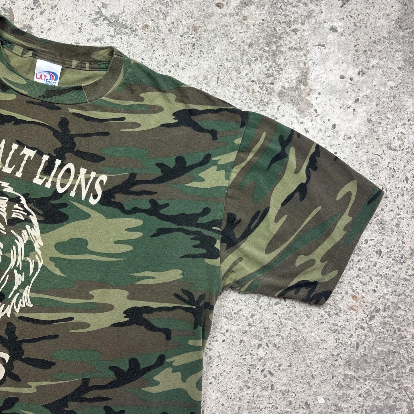 Vintage Camoflauge Single Stitch Graphic T-shirt | Size: XL