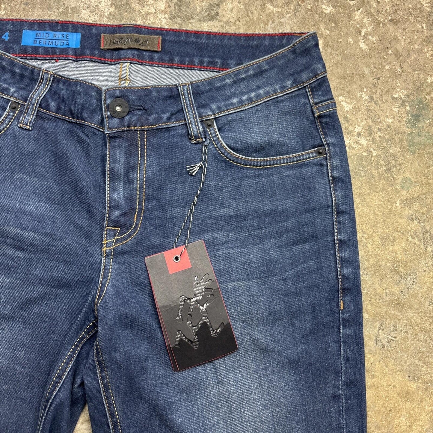 BNWT Gramicci Denim Bermuda Women’s Mid Rise Shorts | Size 4