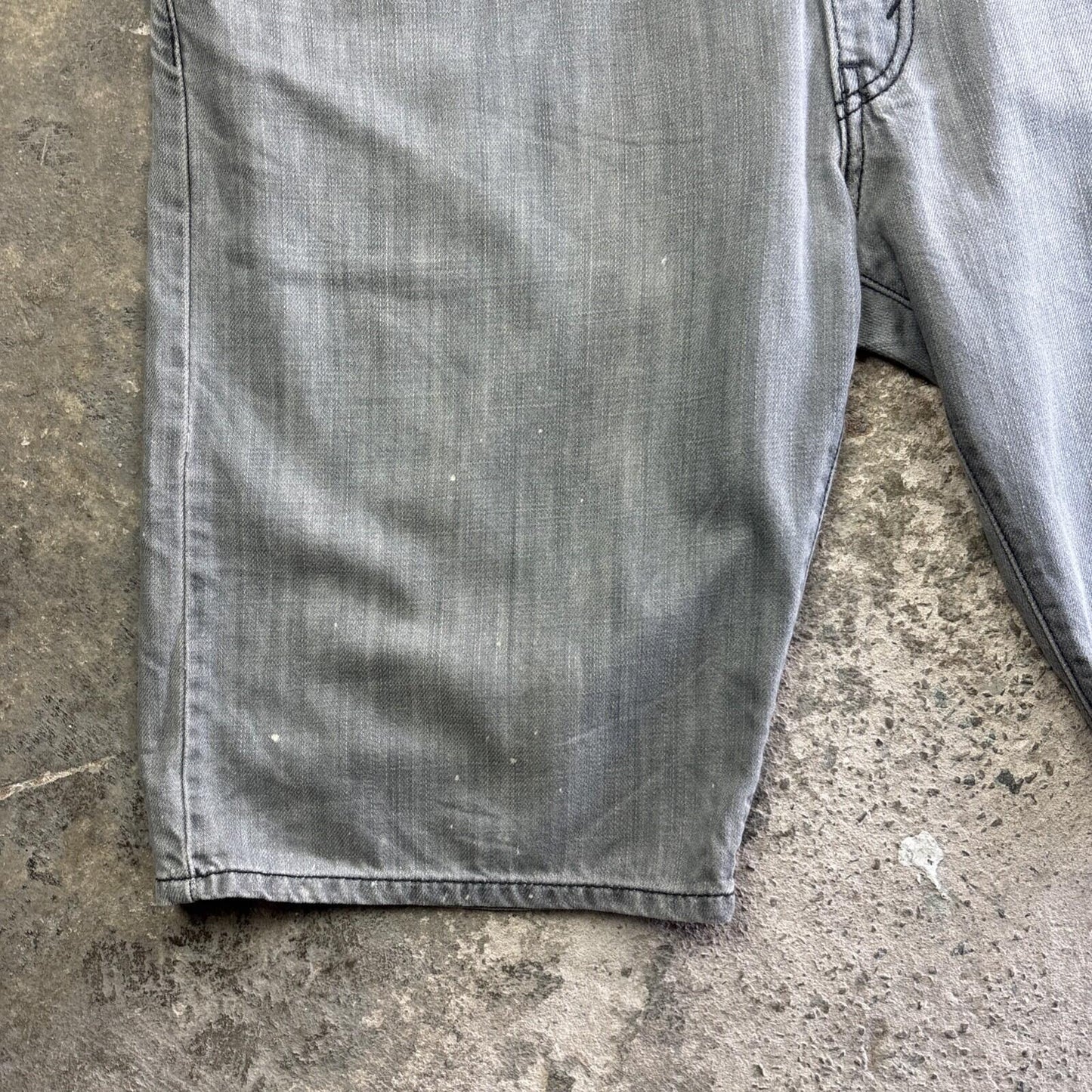 Textured Grey Levi’s 514 Denim Jean Shorts | W38"