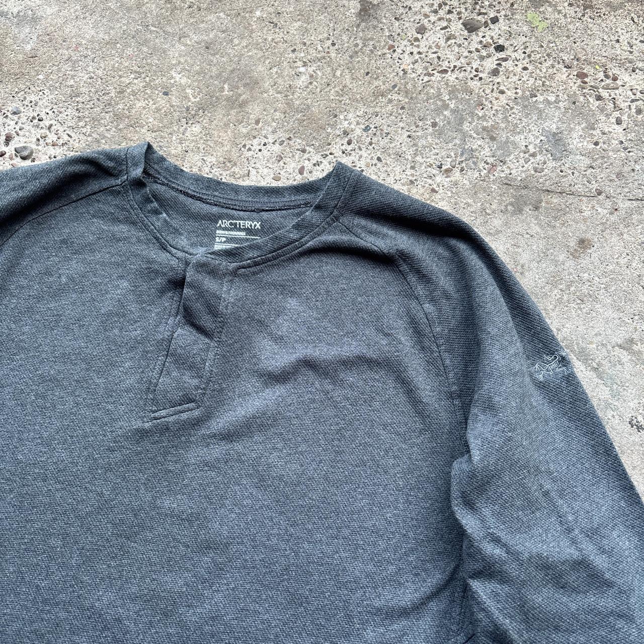 Grey Arc'teryx long sleeve top - S