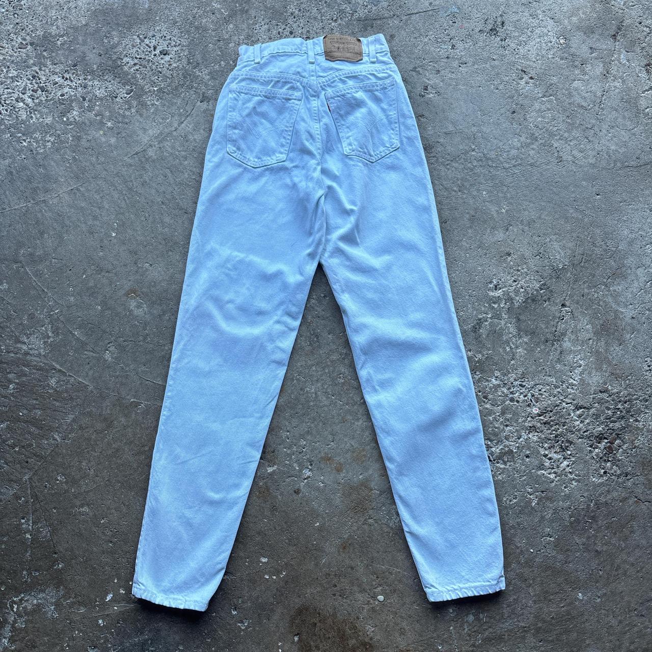 White Levi’s 15951 Jeans - Size 6 (Long)