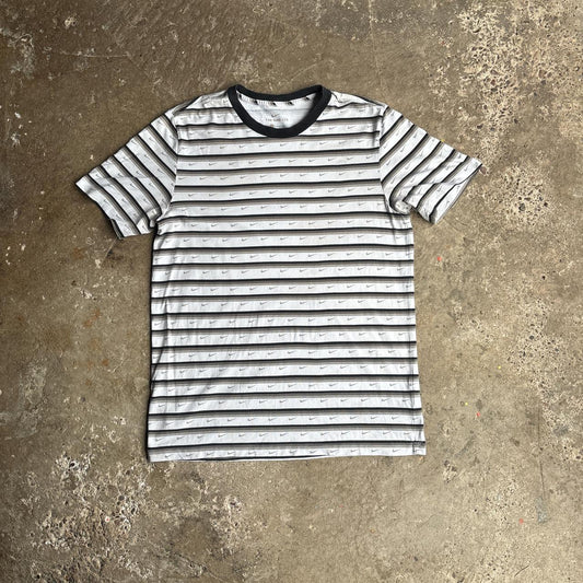 White Striped Nike Logo Design T-Shirt - L