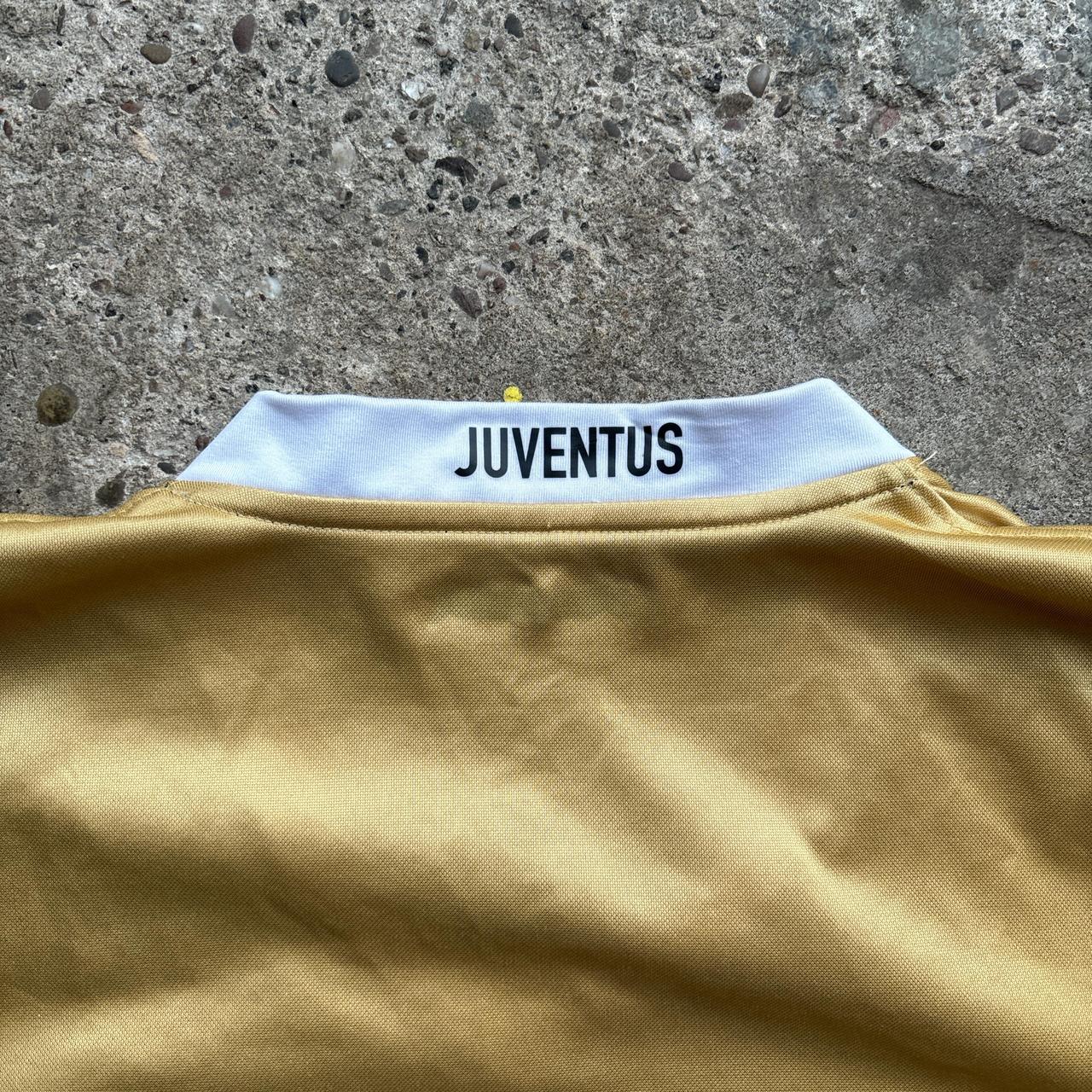 Incredible Gold Juventus 2008/09 Nike Away Shirt