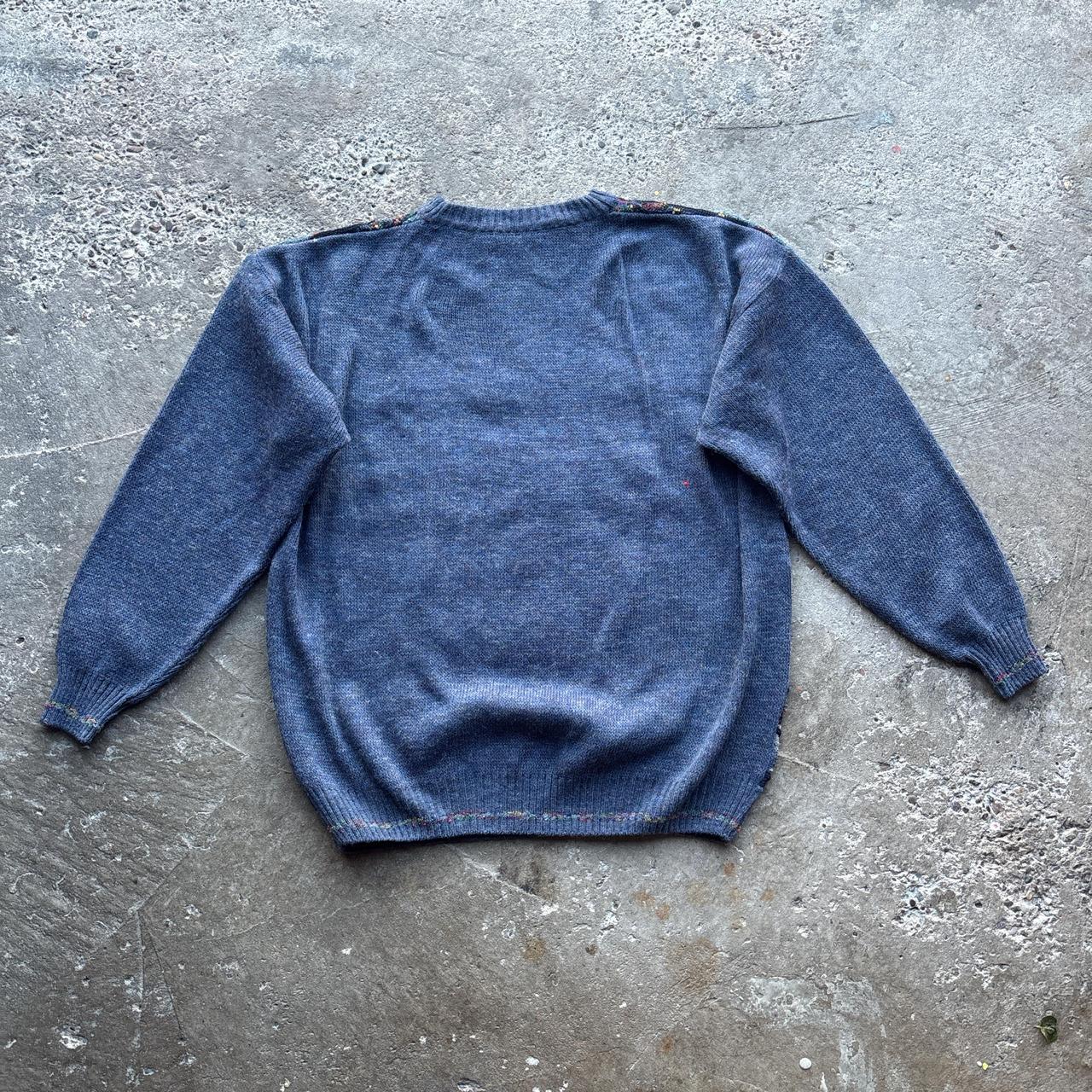 Vintage C&A blue knitted sweatshirt with crazy pattern - L