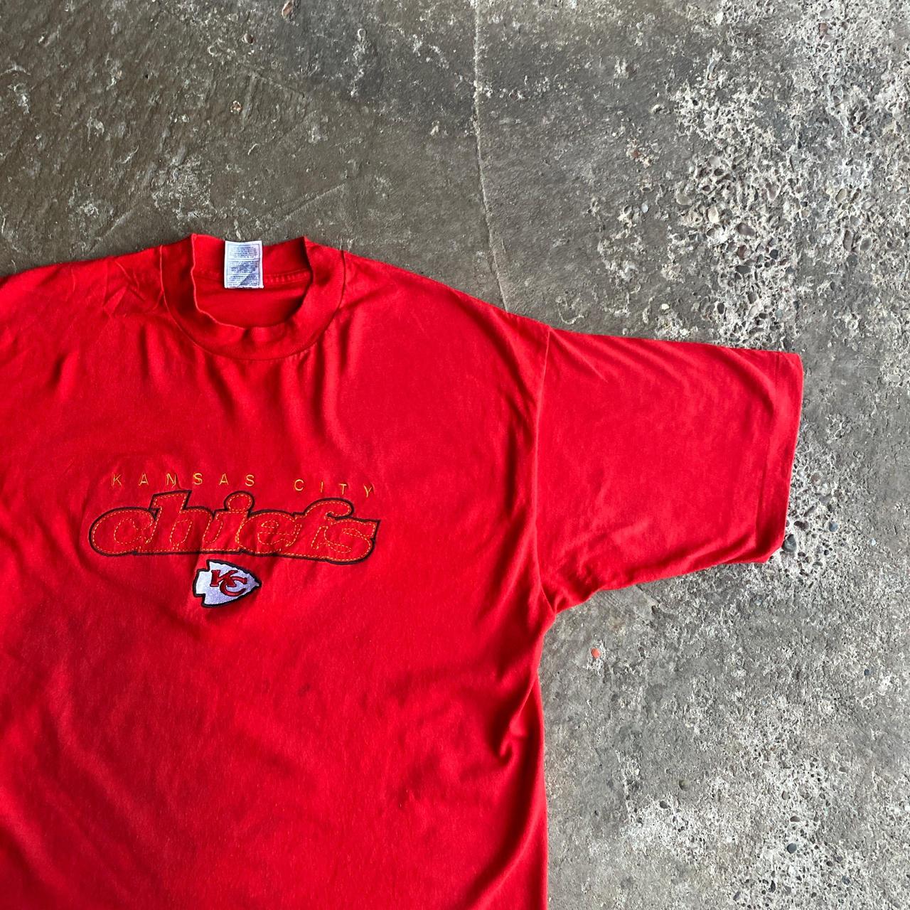Red Kansas City Chiefs Embroidered T-Shirt - XL