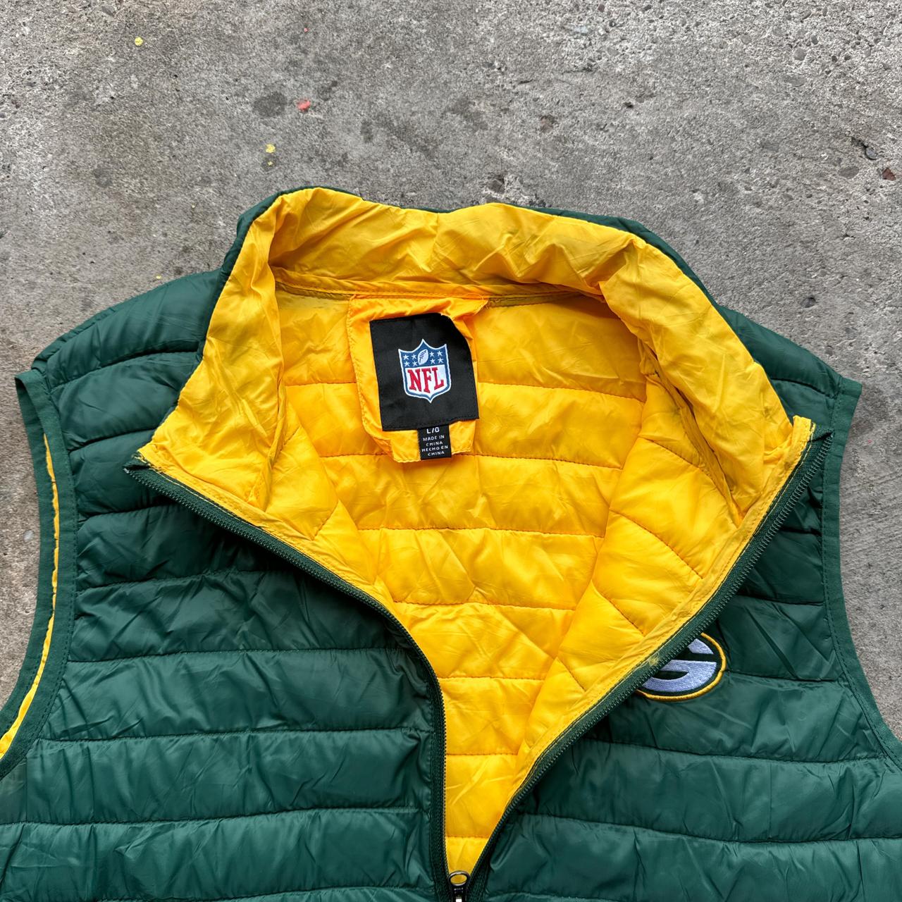 Green and yellow Green Bay Packers puffer gilet