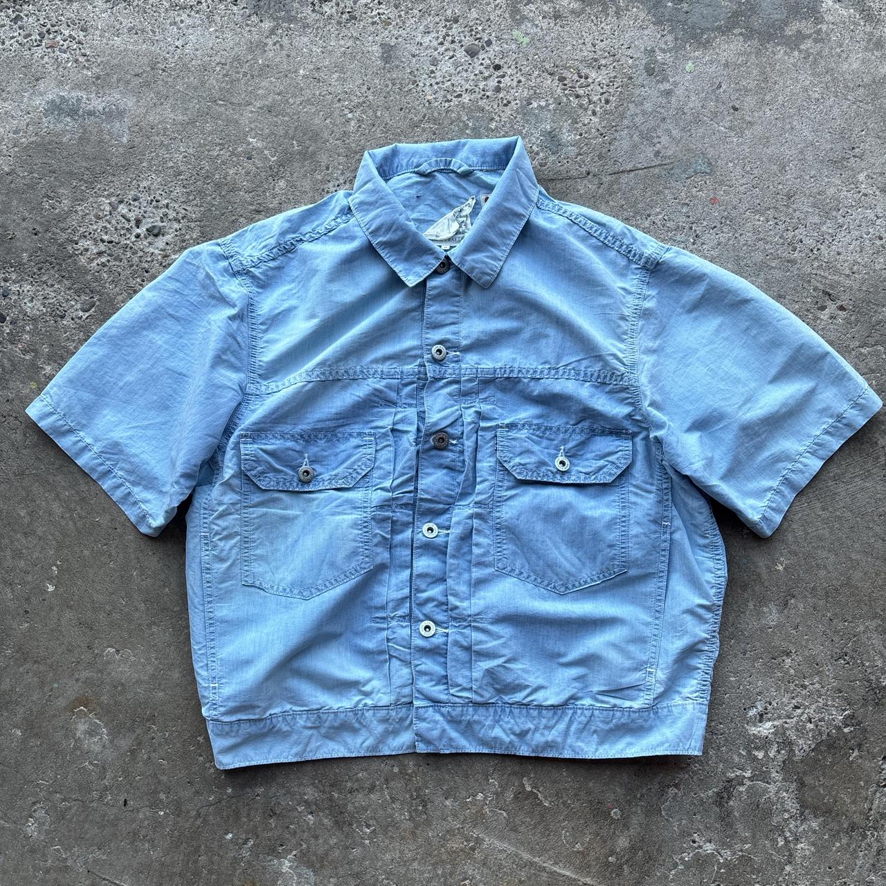 Light blue Levi’s cropped shirt