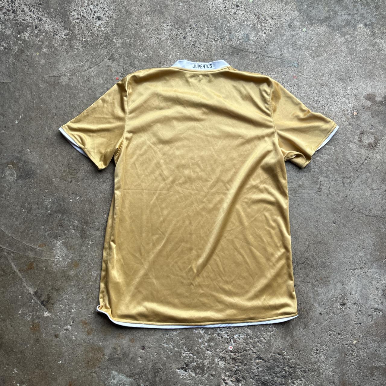 Incredible Gold Juventus 2008/09 Nike Away Shirt