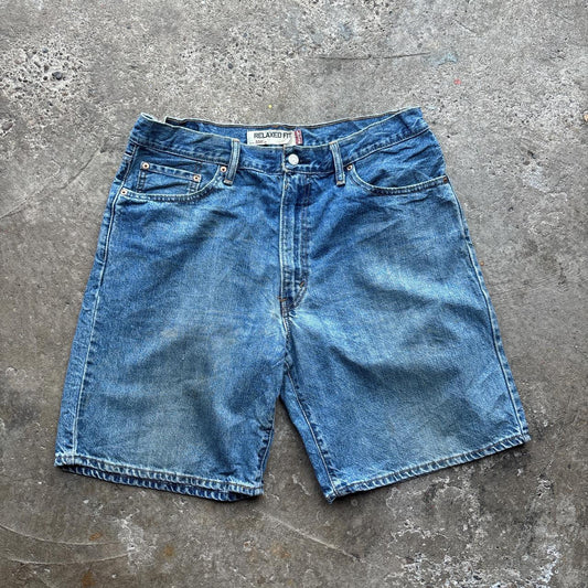 Blue denim Levi’s 550 shorts