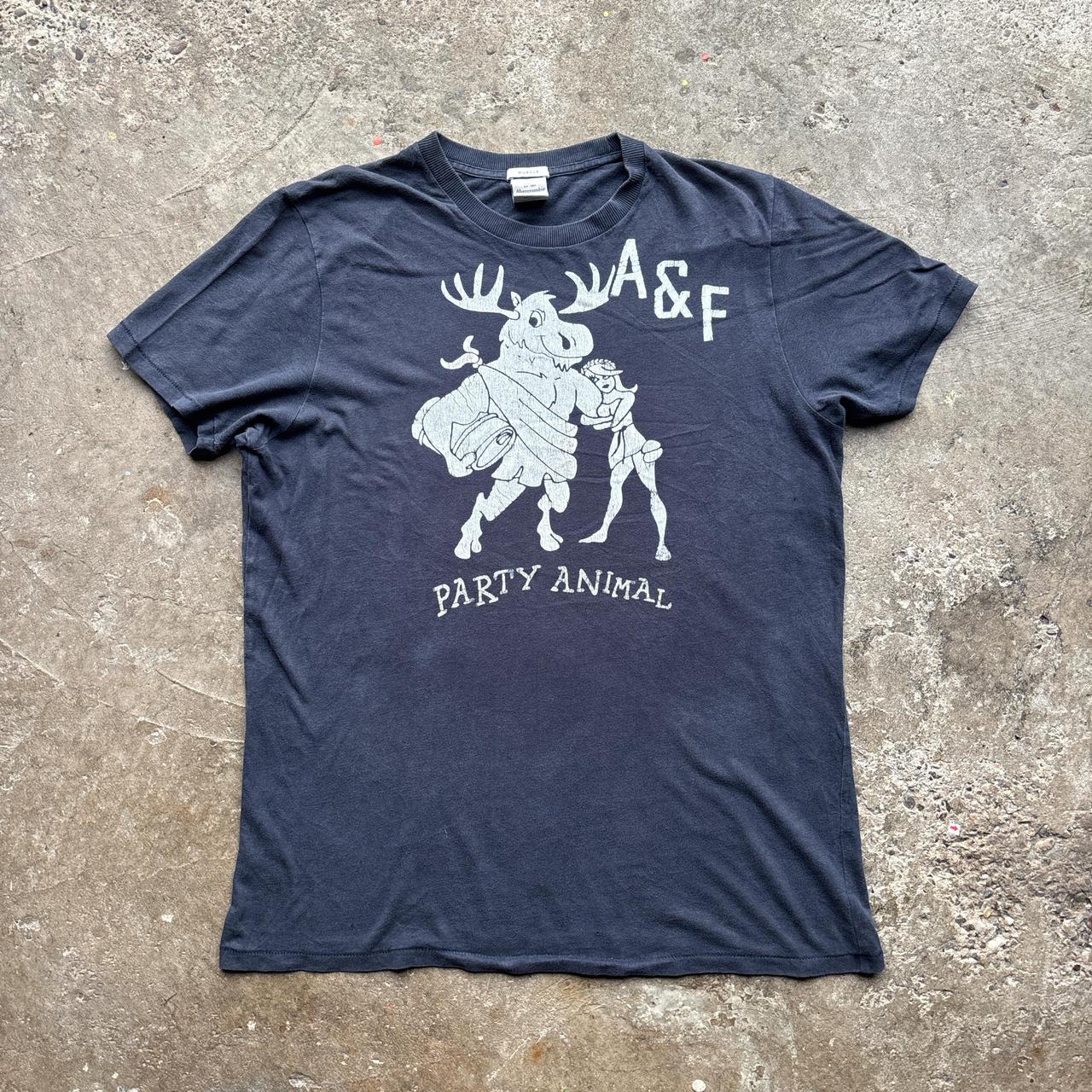 Navy Abercrombie & Fitch graphic tee